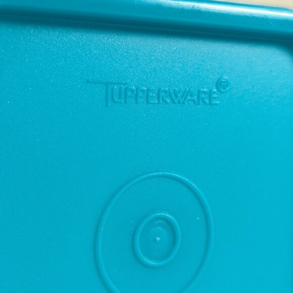 TUPPERWARE Cheese keeper in blue - Picture 5 of 9